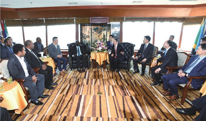 常振明董事长会见所罗门群岛总理索加瓦雷