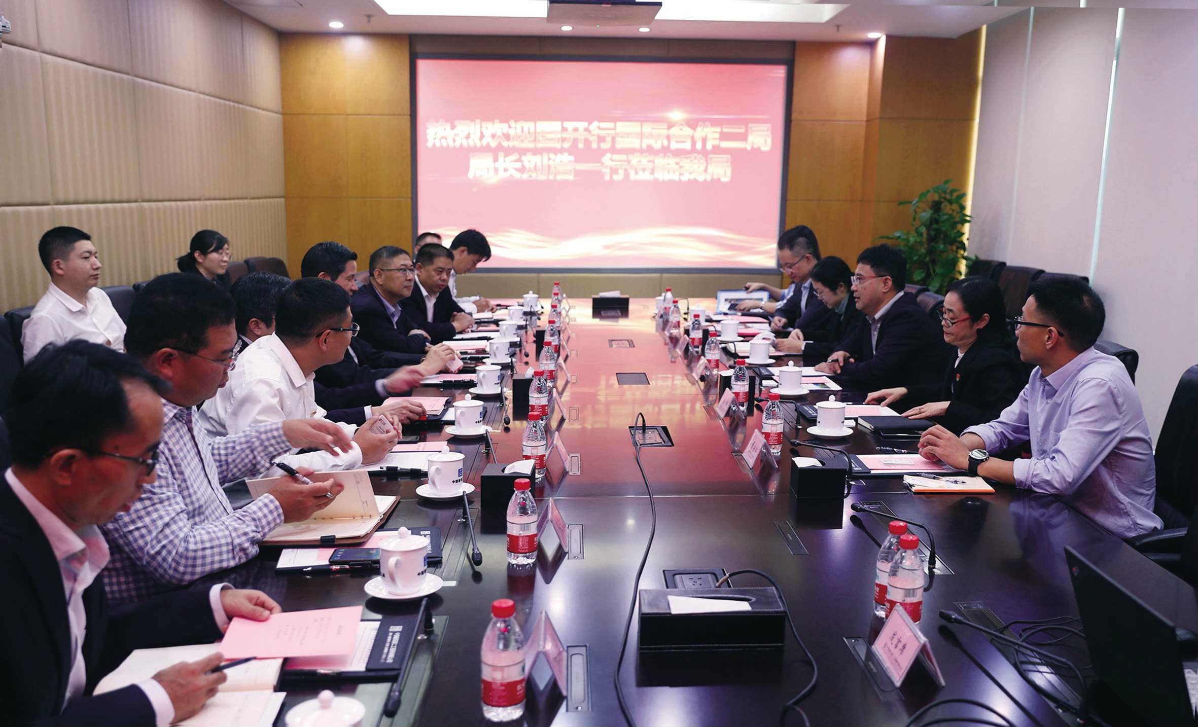 国开行国际合作二局局长刘浩一行到我局交流