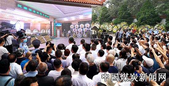 劳模代表人民爱万名群众送纪兰