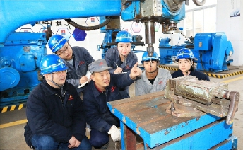 水钢博宏公司组织青工现场观摩学习