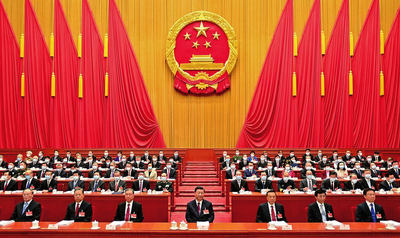 十三届全国人大四次会议在京开幕