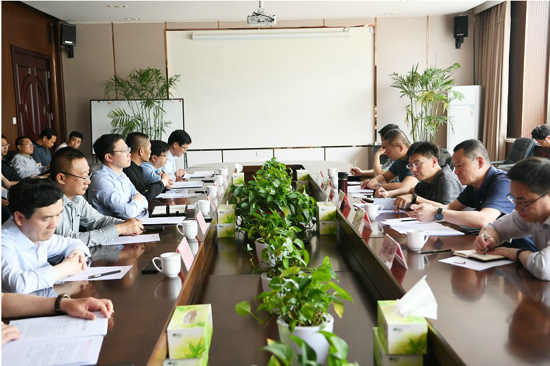 集团领导以“四不两直”方式集中调研