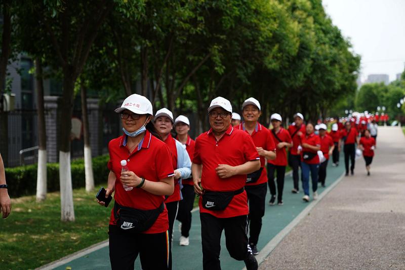 中铁二十局举行“庆祝中国共产党成立100周年”暨“喜迎十四运铁军展风采”迷你马拉松赛