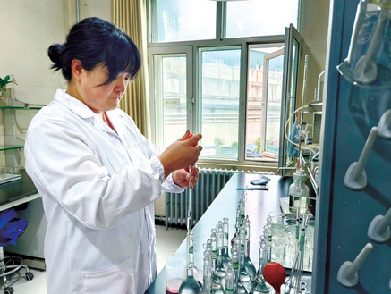 精益求精保质量 精雕细琢树形象