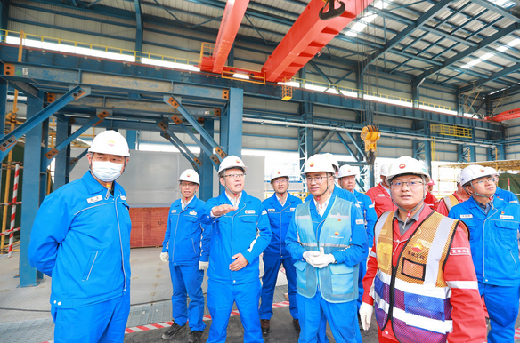 龚真直到塔里木调研慰问