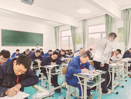 2025年鞍钢集团职工技能竞赛精英赛矿石处理工理论知识考试现场