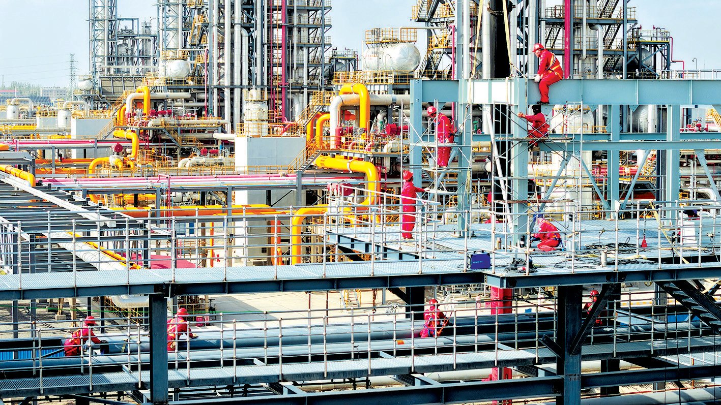 秋染戈壁施工忙