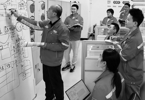 青春挺膺担当 创新筑梦油气